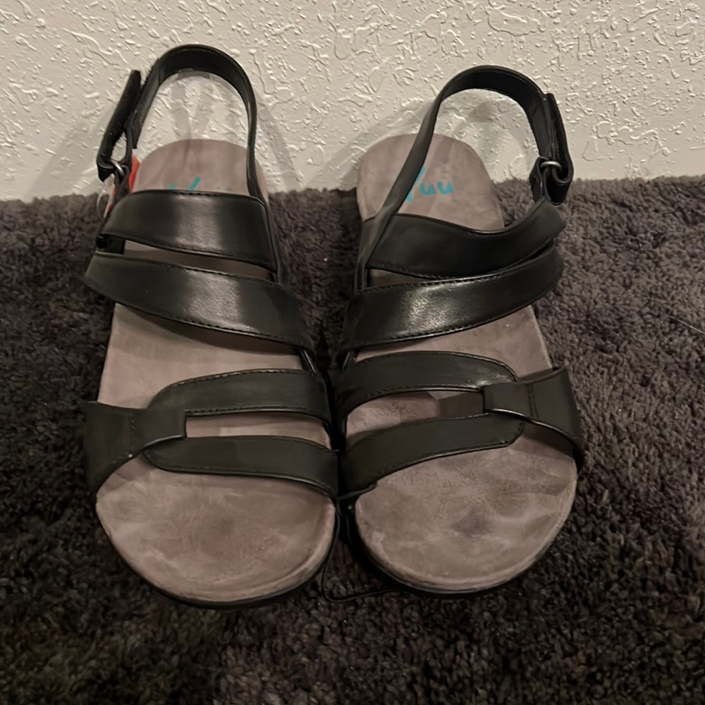 Never worn, tags on comfy black sandals